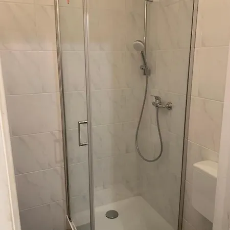 Renoviert, Modern Und Ruhig