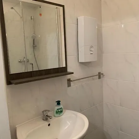 Renoviert, Modern Und Ruhig 아파트