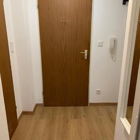 아파트 Renoviert, Modern Und Ruhig *